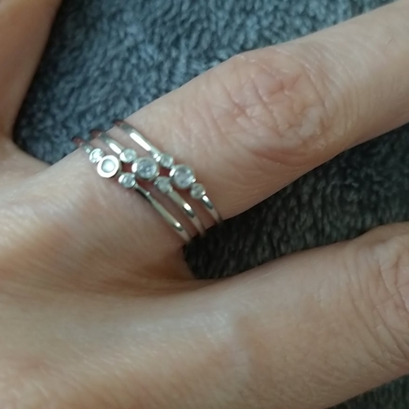 3 White Rhodium Stackable rings 5 - Picture 2 of 8